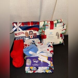 Target Christmas matching set pajamas size 2t